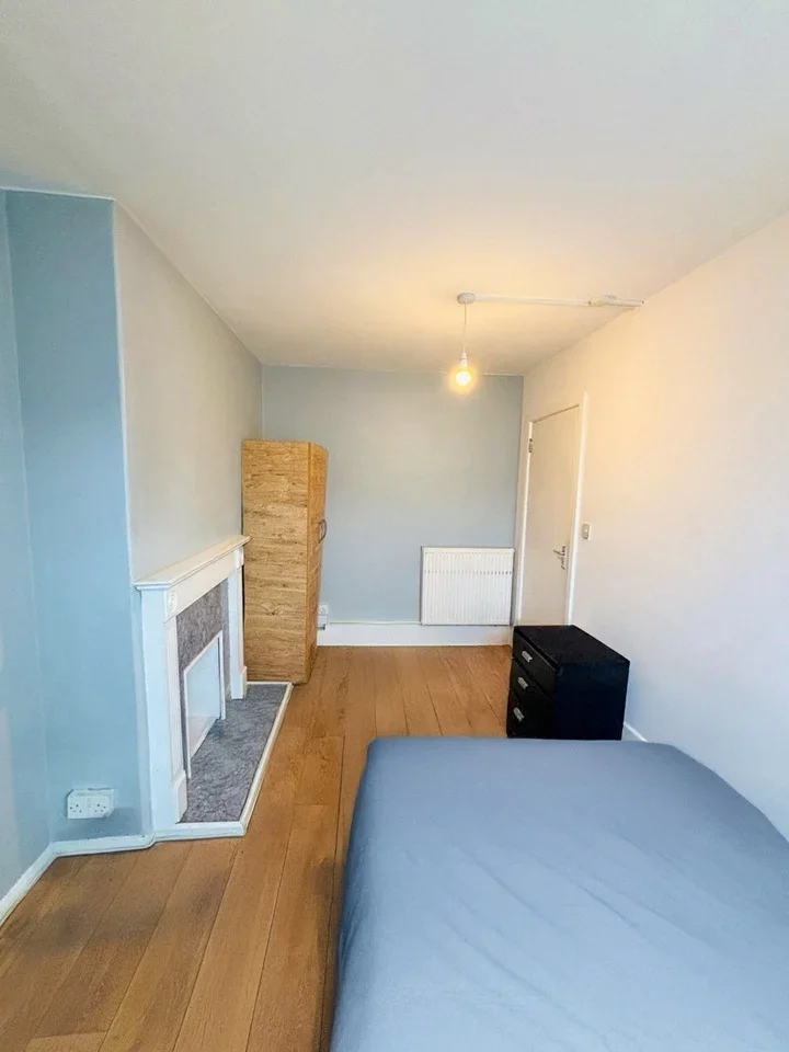 Room Barringer Square in Greater London