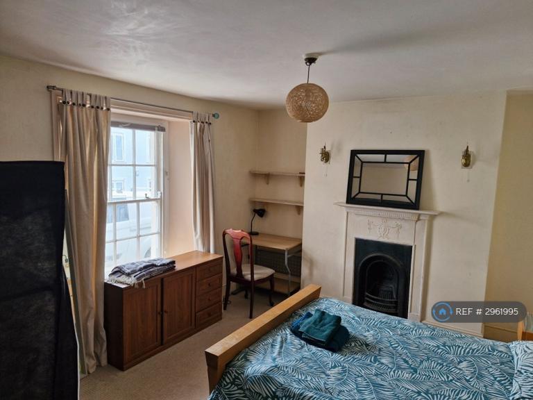 Room Wellington Terrace in Falmouth