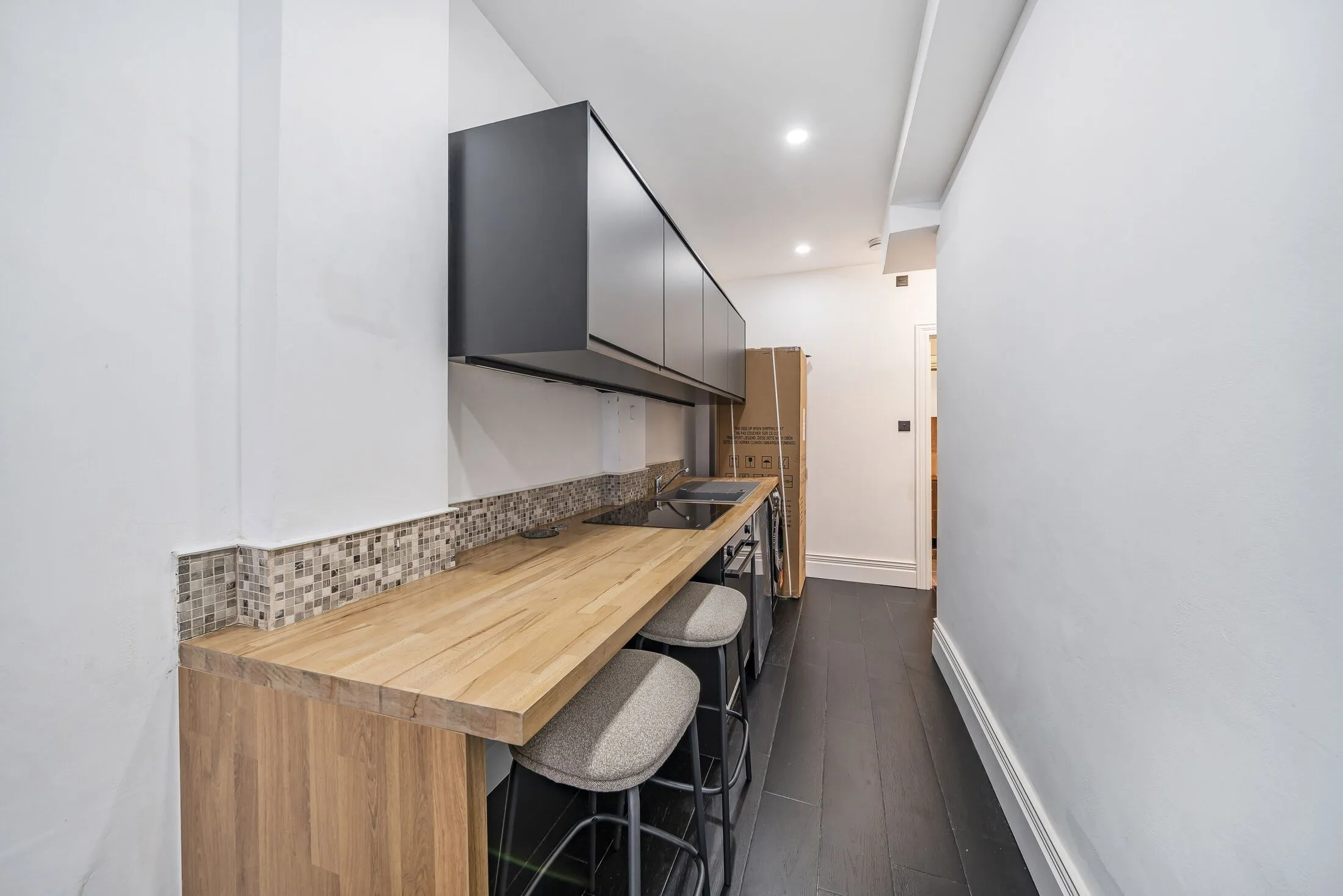 Flat Liverpool Road in Greater London
