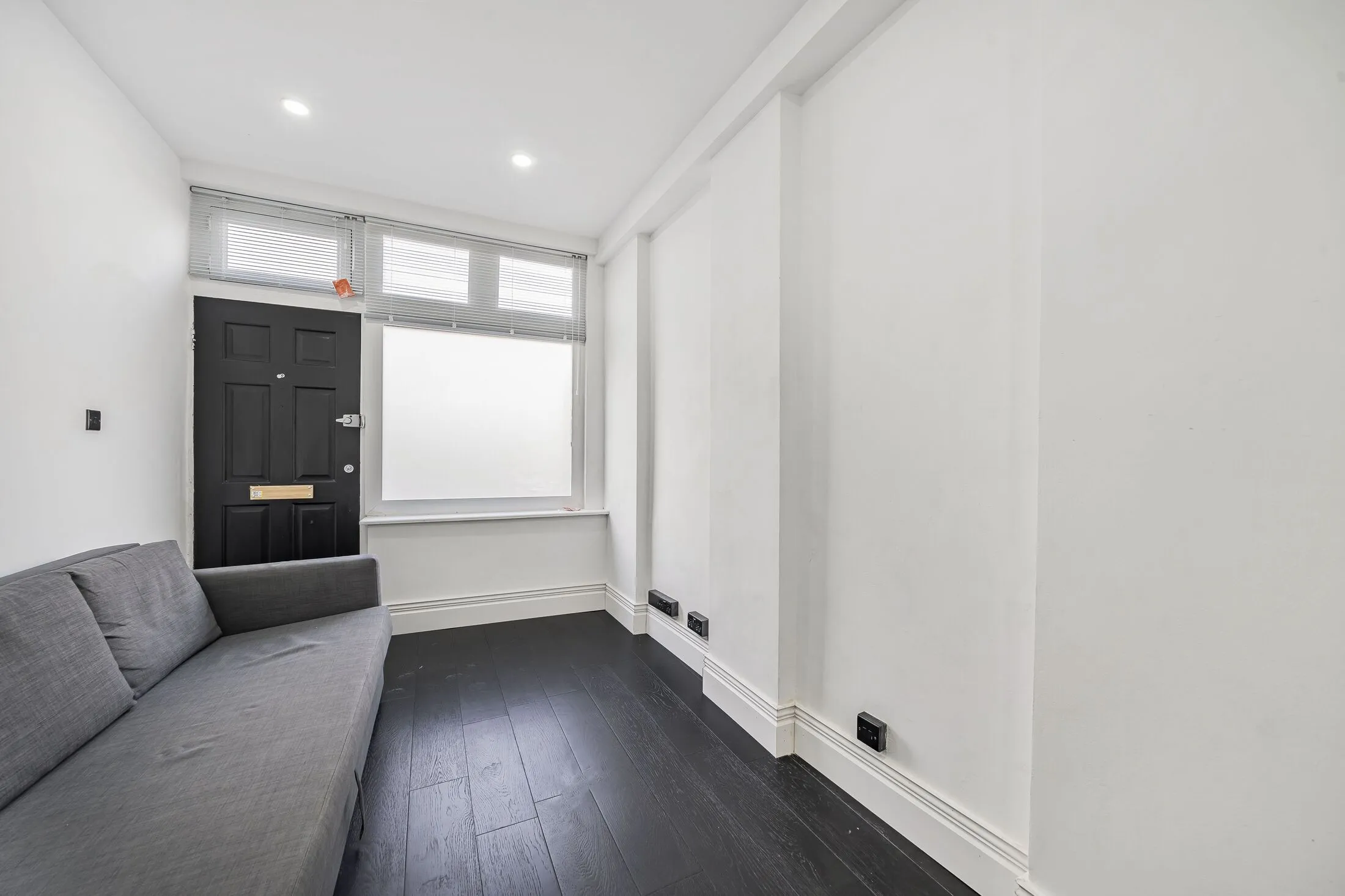 Flat Liverpool Road in Greater London