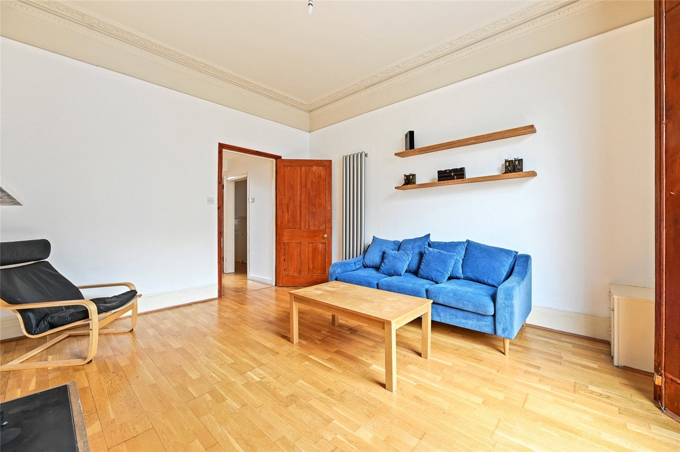 Flat Stanlake Road in Greater London