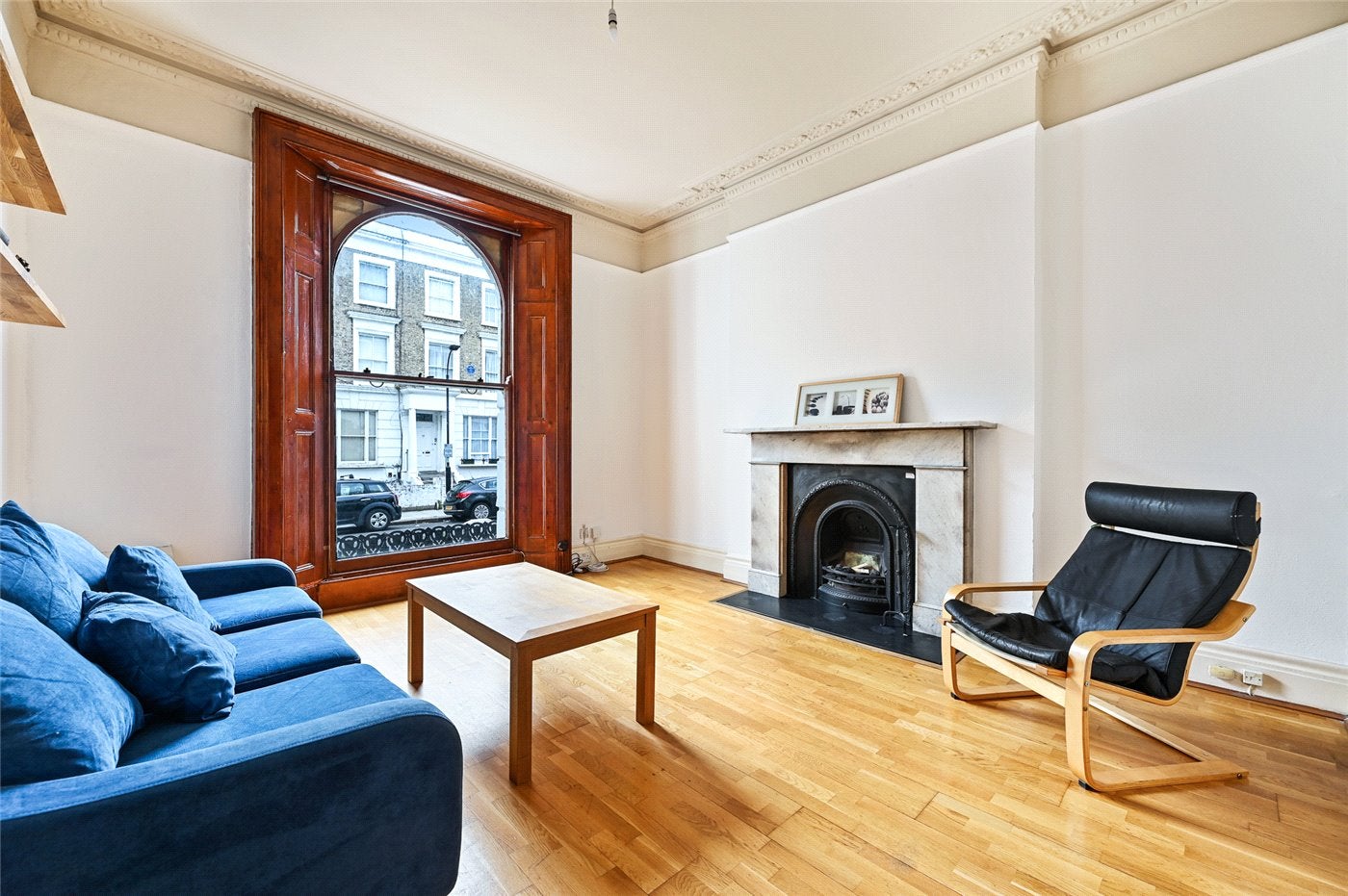 Flat Stanlake Road in Greater London