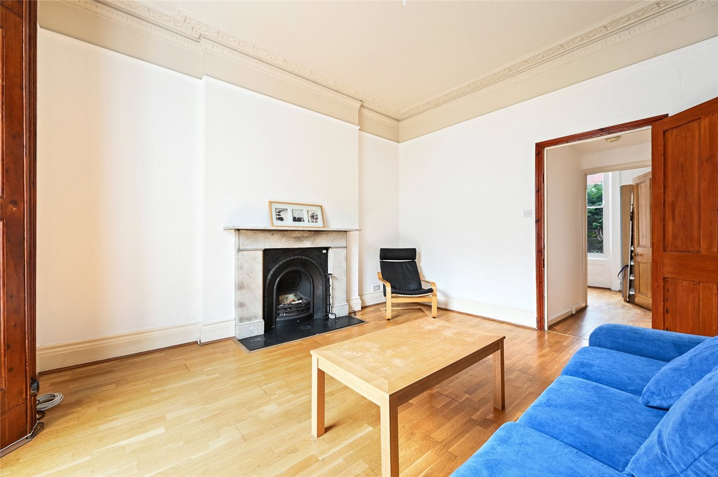 Flat Stanlake Road in Greater London