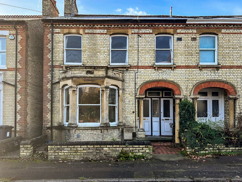 Flat Magrath Avenue in Cambridge