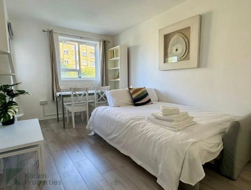 Room Robert Street in Greater London