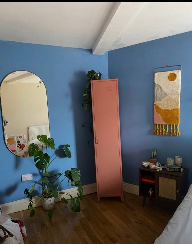 Room Martaban Road in Greater London