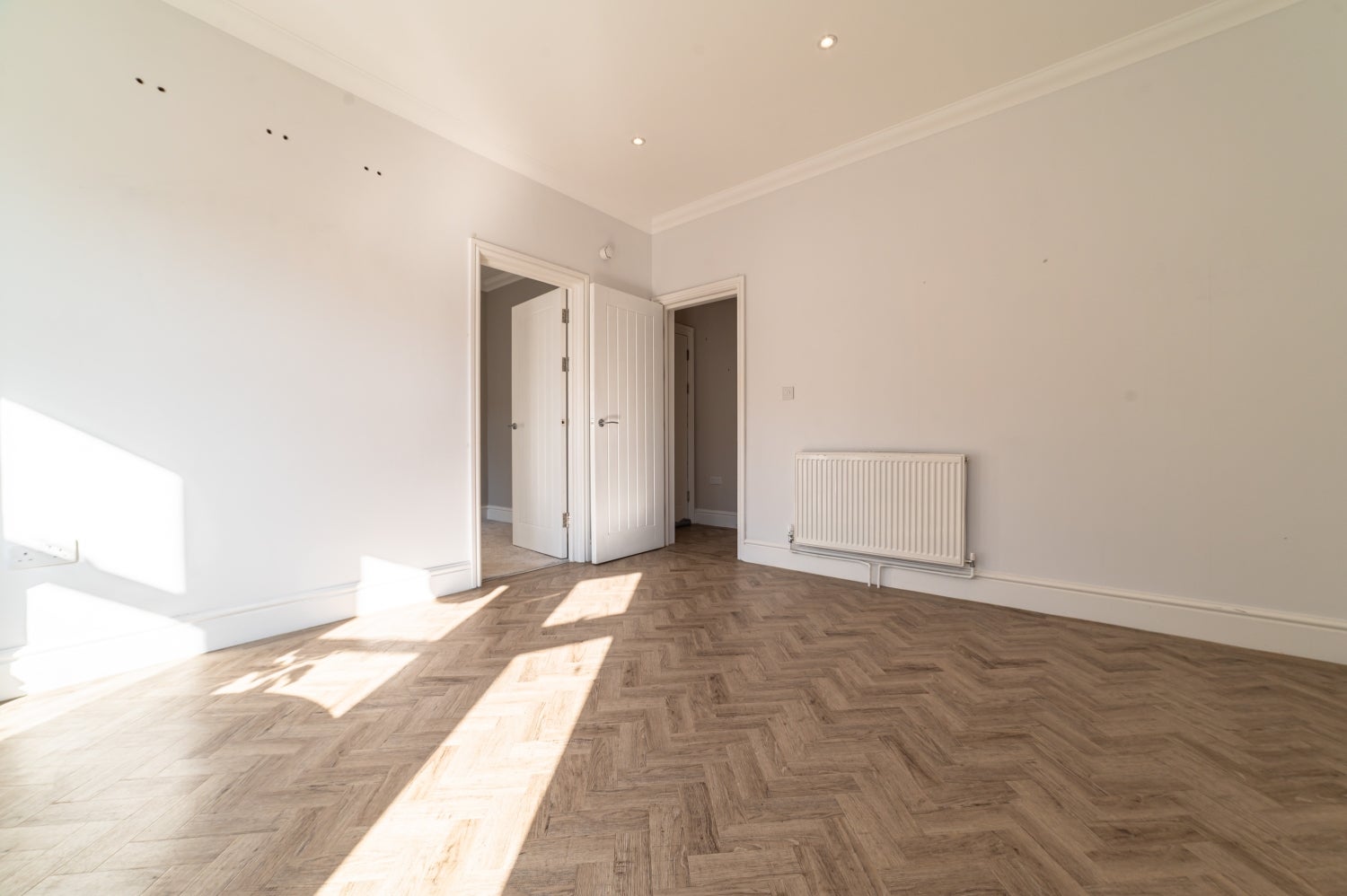 Flat Connaught Road in Cardiff