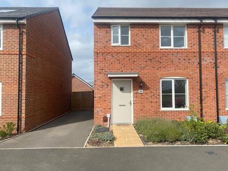House White Oak Close in Rugby