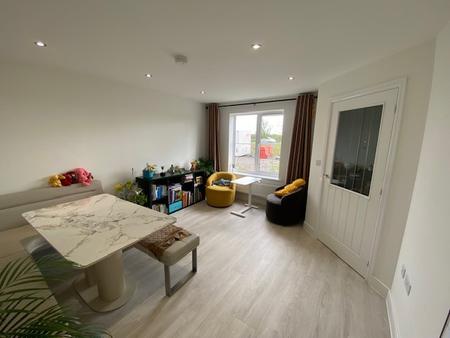 House White Oak Close in Rugby