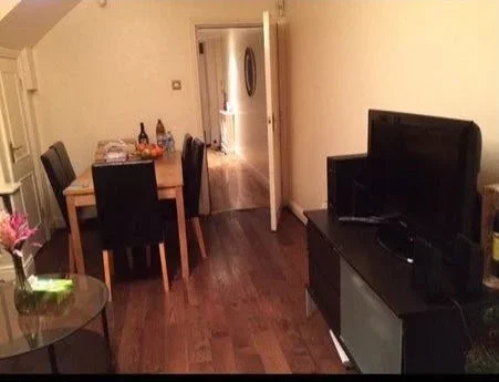 Room Love Lane in Greater London