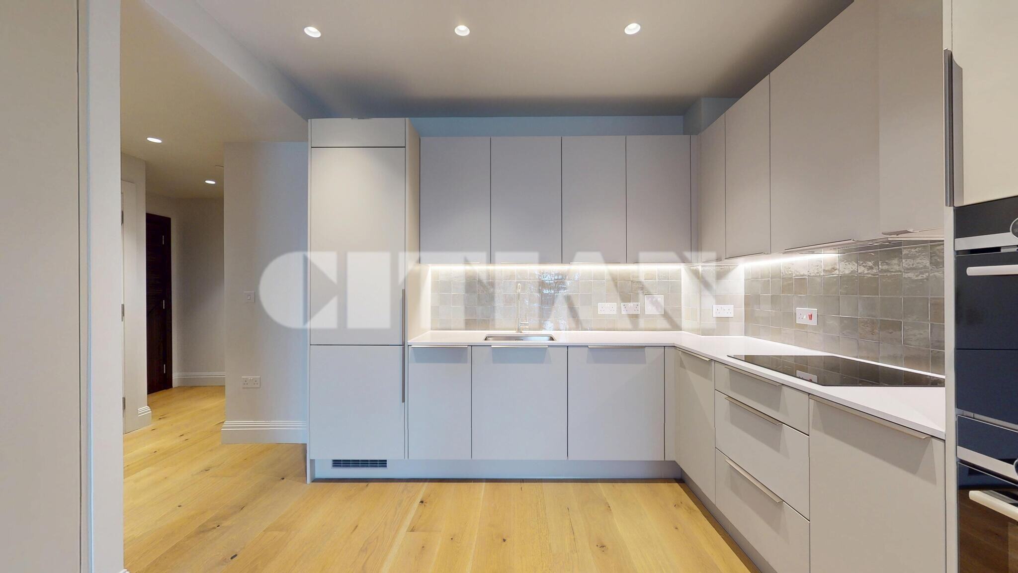 Flat Cromwell Avenue in Greater London