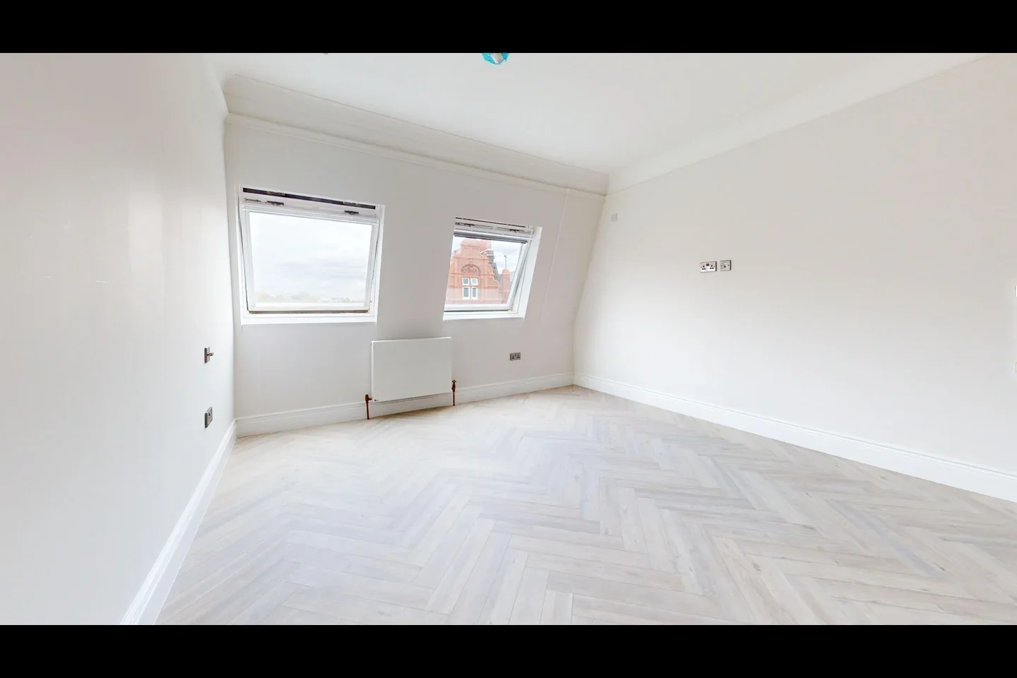 Flat Wimbledon Hill Road in Greater London