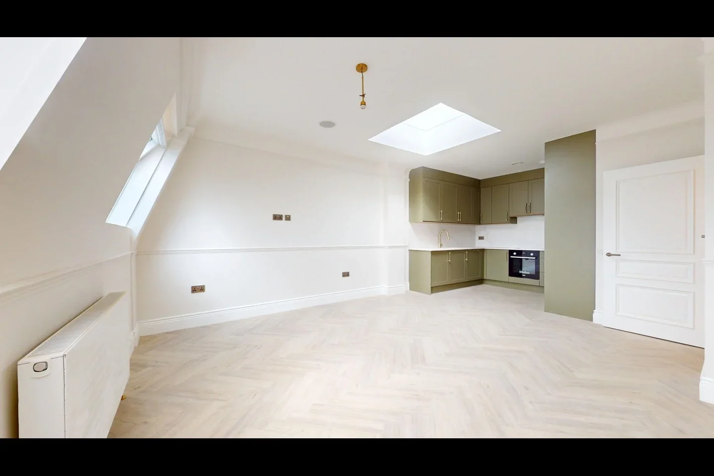 Flat Wimbledon Hill Road in Greater London