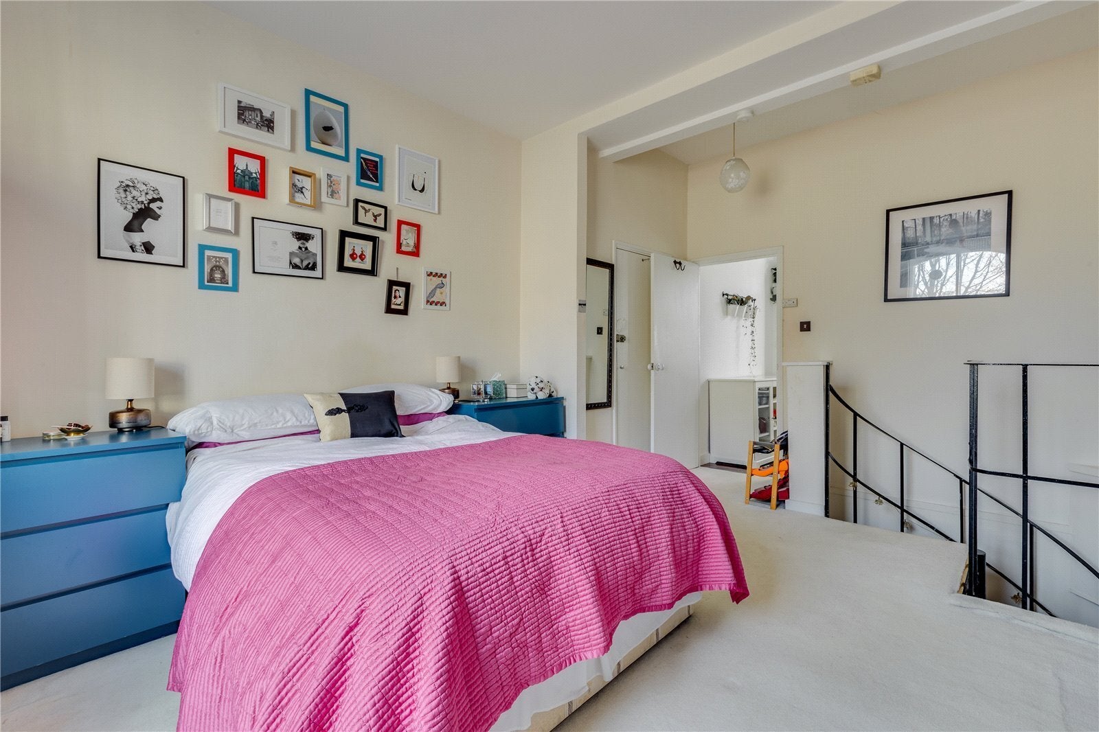 Flat Arundel Square in Greater London