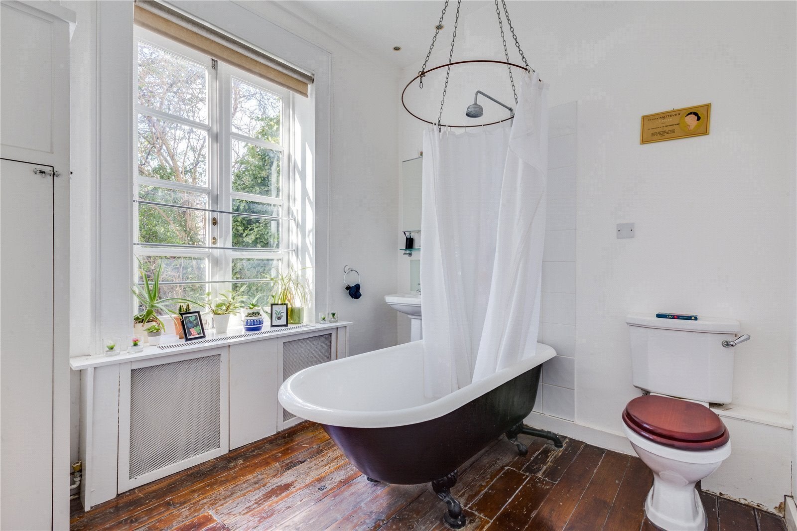 Flat Arundel Square in Greater London