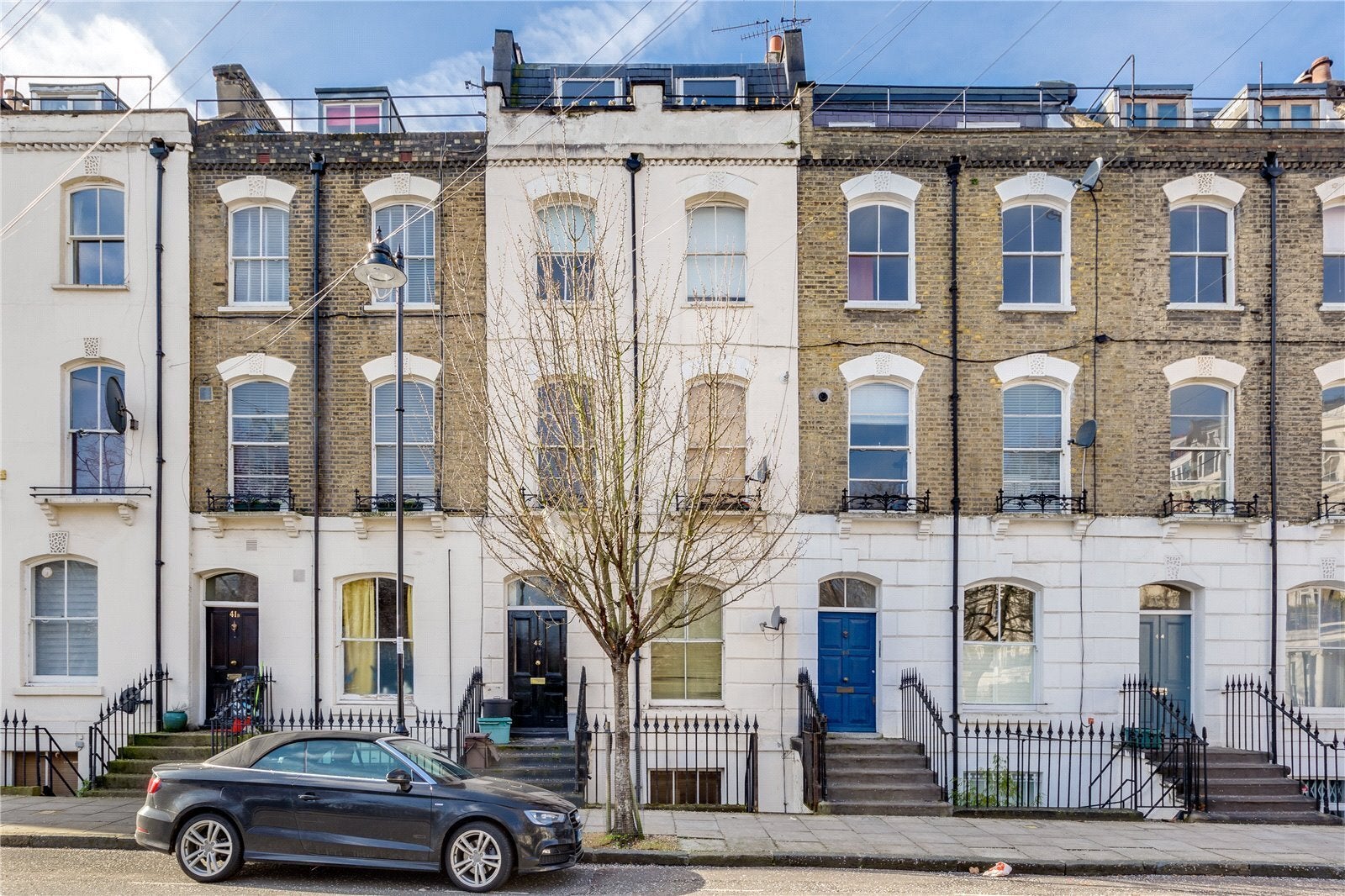 Flat Arundel Square in Greater London