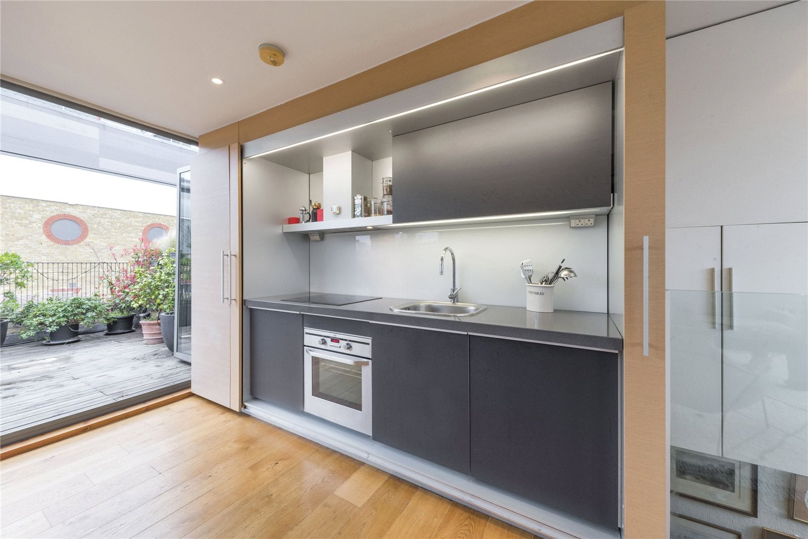 Flat Percy Street in Greater London