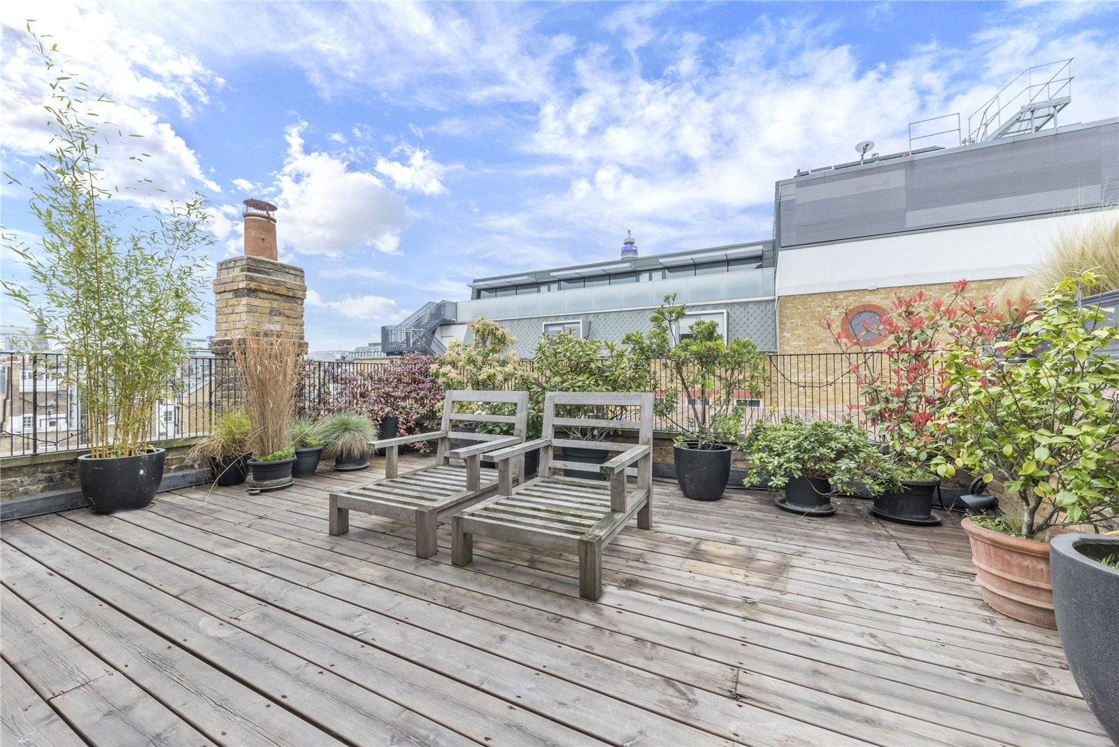 Flat Percy Street in Greater London