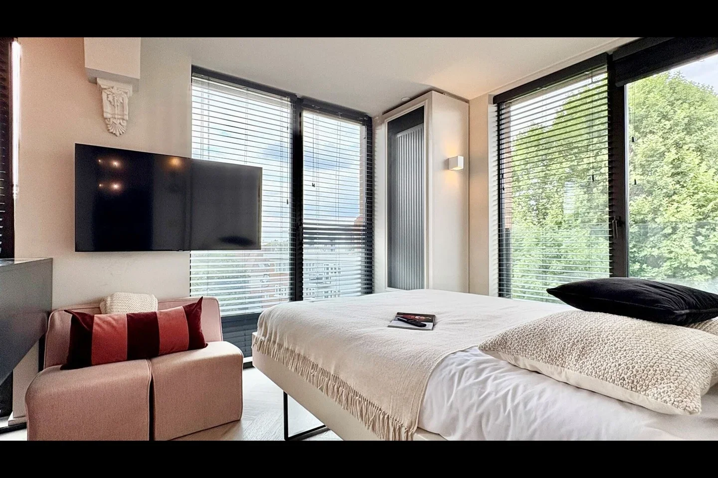 Flat Willesden Lane in Greater London