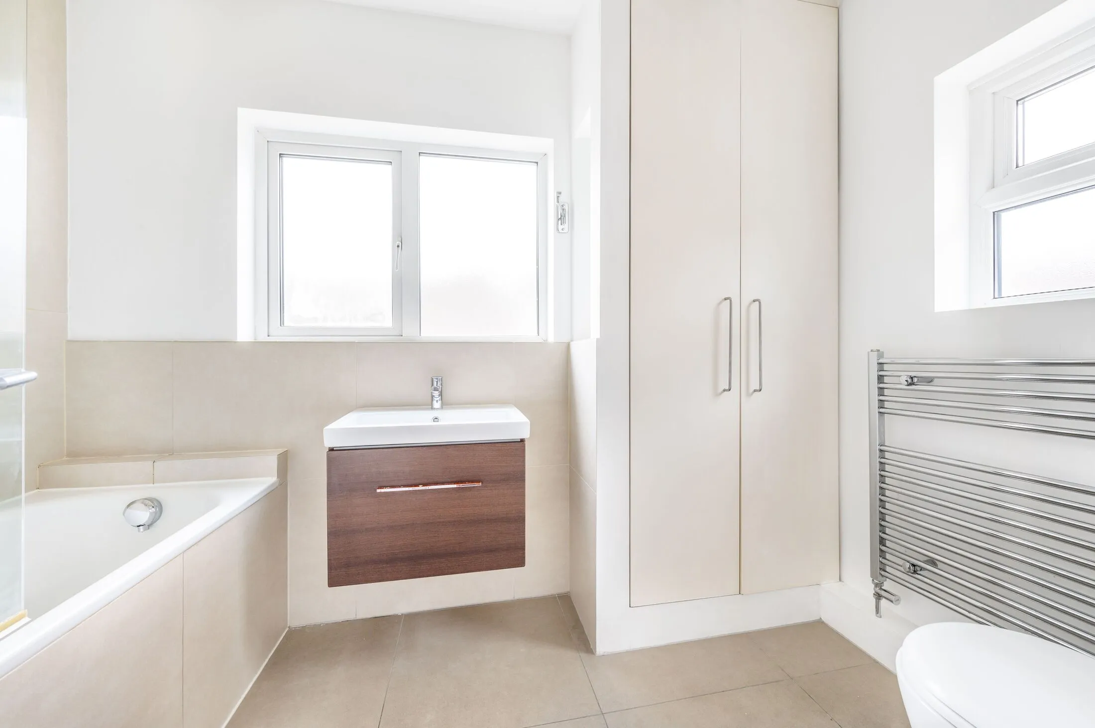 Flat Laurence Mews in Greater London