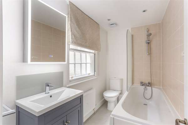 House Brompton Place in Greater London