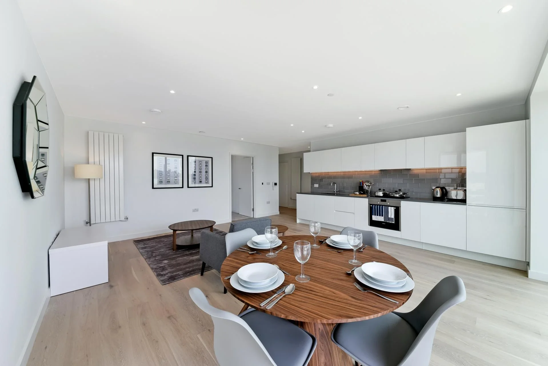 Flat Bonnet Street in Greater London