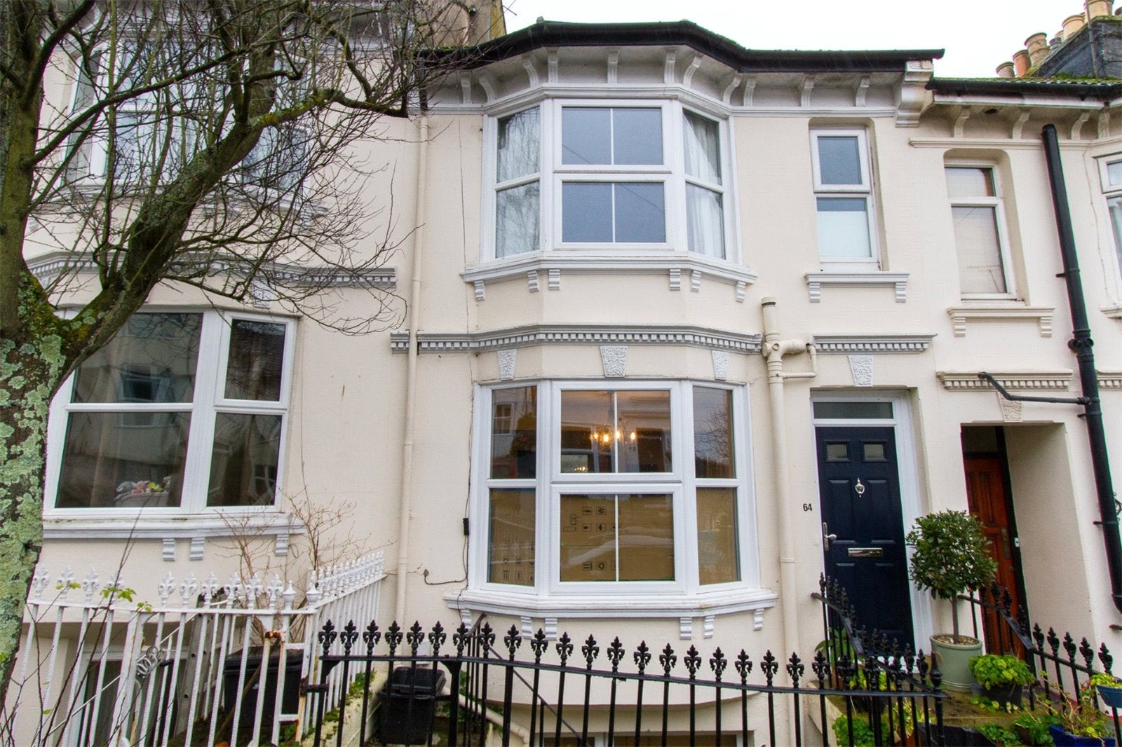 Flat Newmarket Terrace in Brighton