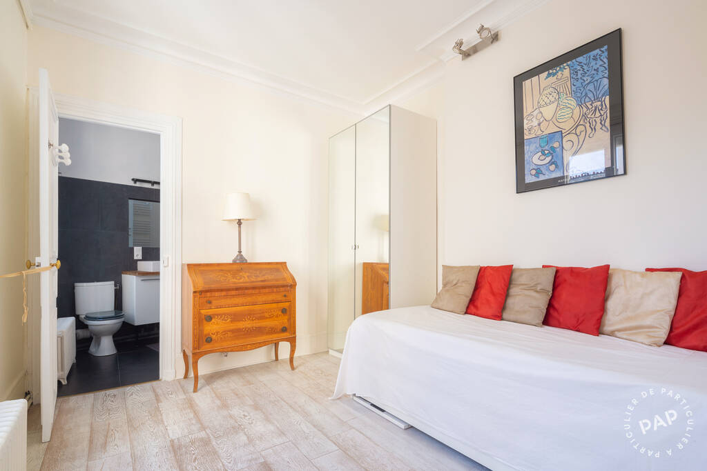 Appartement Rue des Saints-Pères à Paris