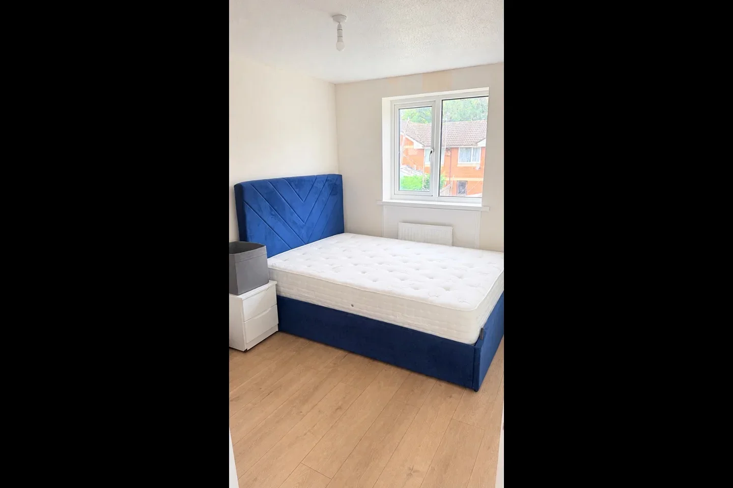 Room Kingfisher Street in Greater London