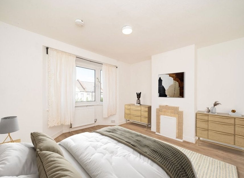 House Hunter Road in Greater London
