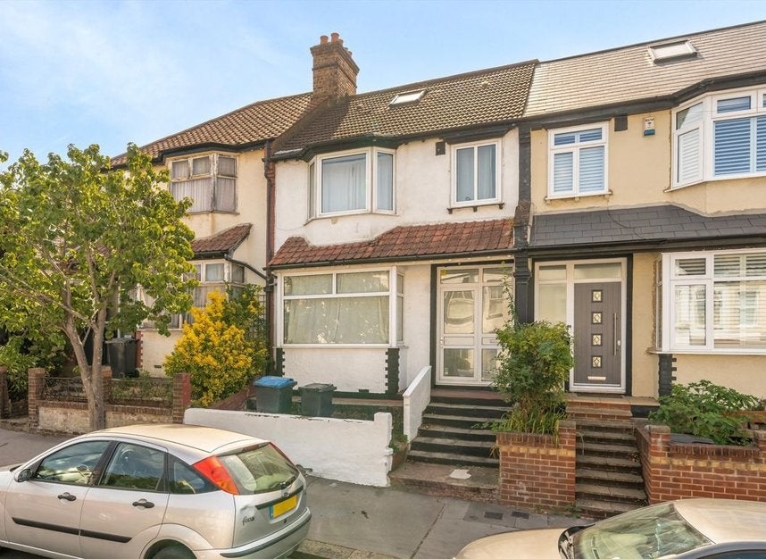 House Hunter Road in Greater London