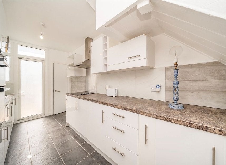 House Hunter Road in Greater London