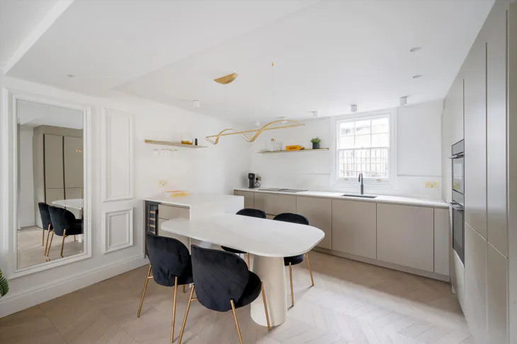 Flat Avery Row in City of Westminster