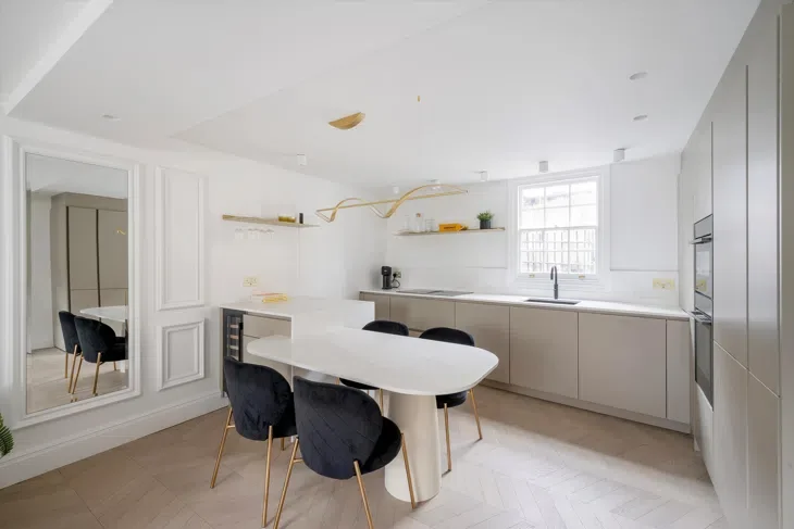 Flat Avery Row in City of Westminster