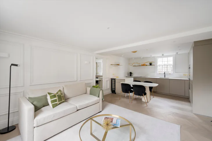 Flat Avery Row in City of Westminster