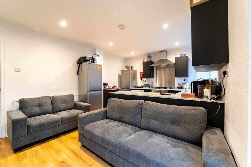 Flat Fladbury Crescent in Birmingham