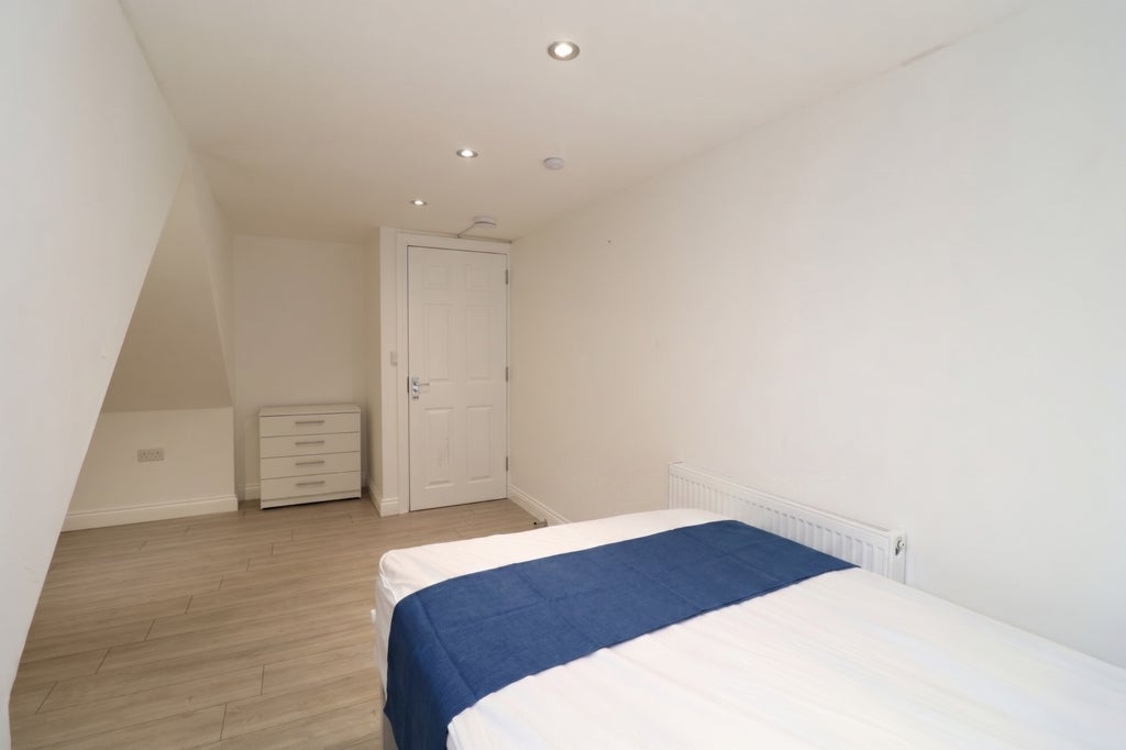 Room Globe Road in Greater London