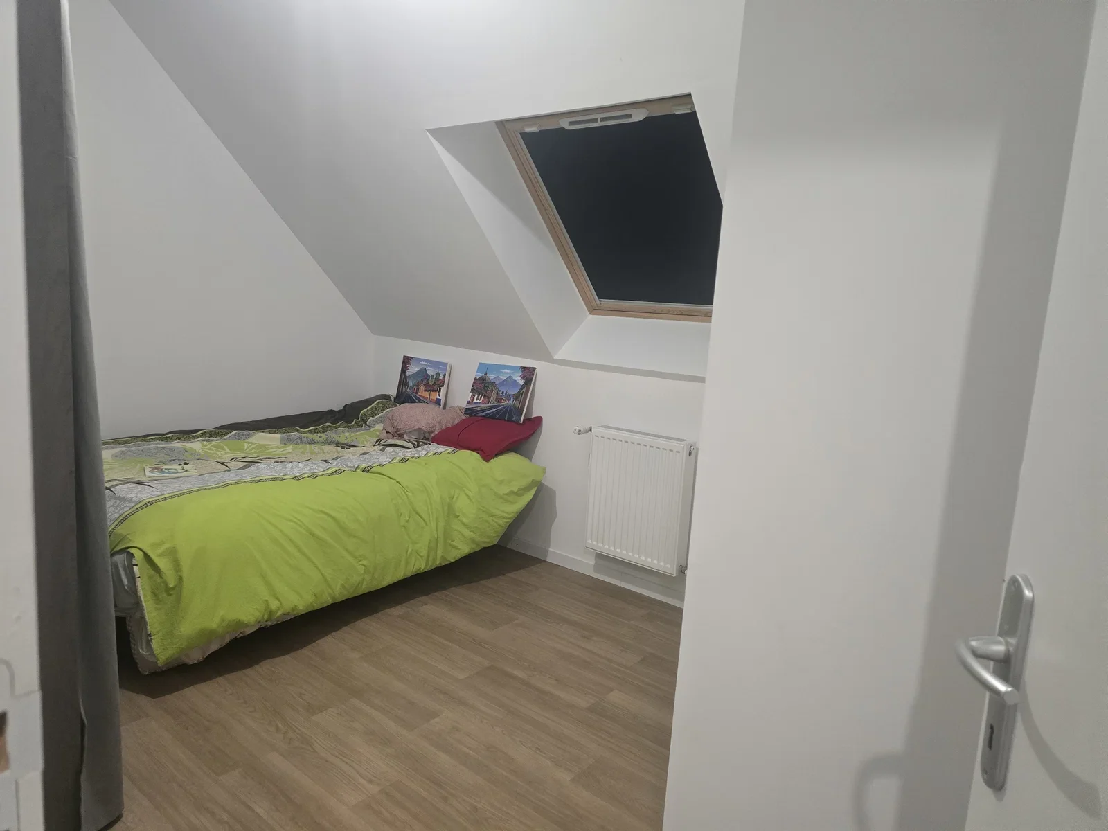 Room Chemin des Cochonnettes in Freneuse