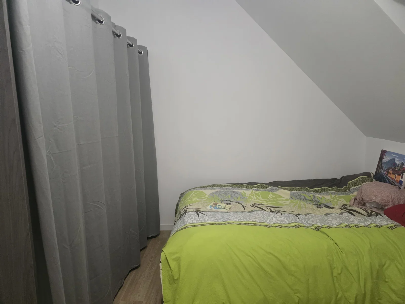 Room Chemin des Cochonnettes in Freneuse