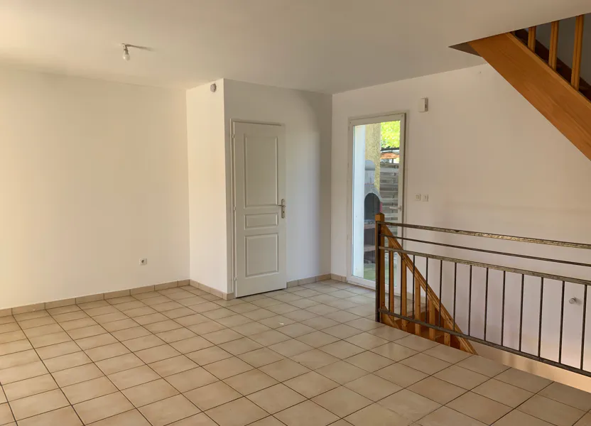 Maison Rue de Beaucaire à Générac
