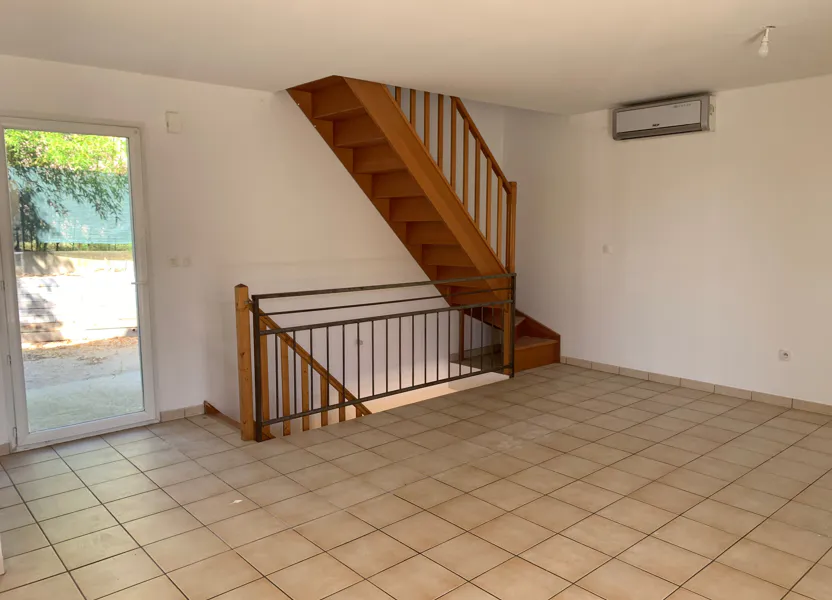 Maison Rue de Beaucaire à Générac