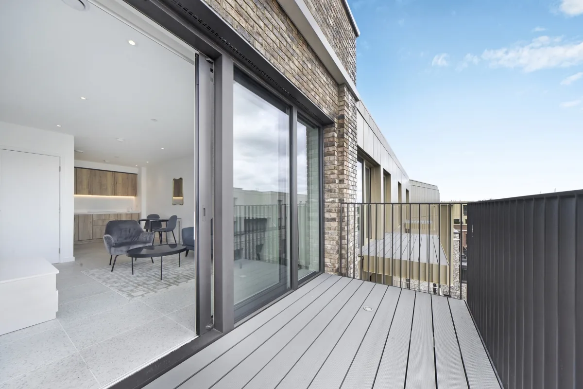 Flat Cendal Crescent in Greater London