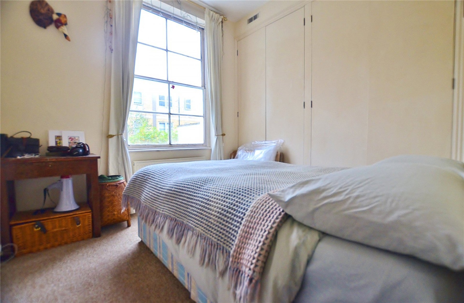 Flat Hackney Road in Greater London