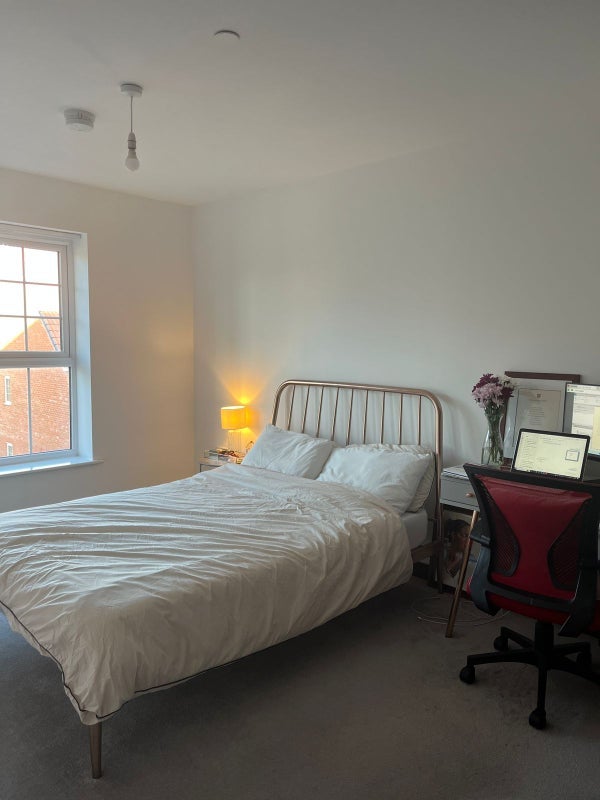 Room Houghton Way in West Suffolk