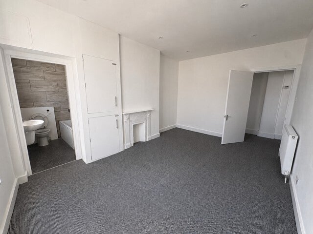 Flat Pelham Road in Seaford