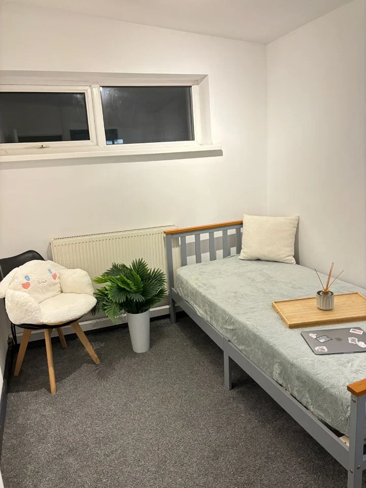 Flat Hazel Close in Greater London