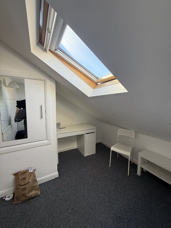 Room Rhymney Street in Cardiff