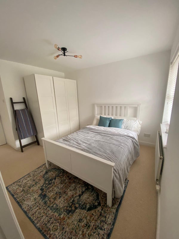 Room Boothroyd Drive in Leeds