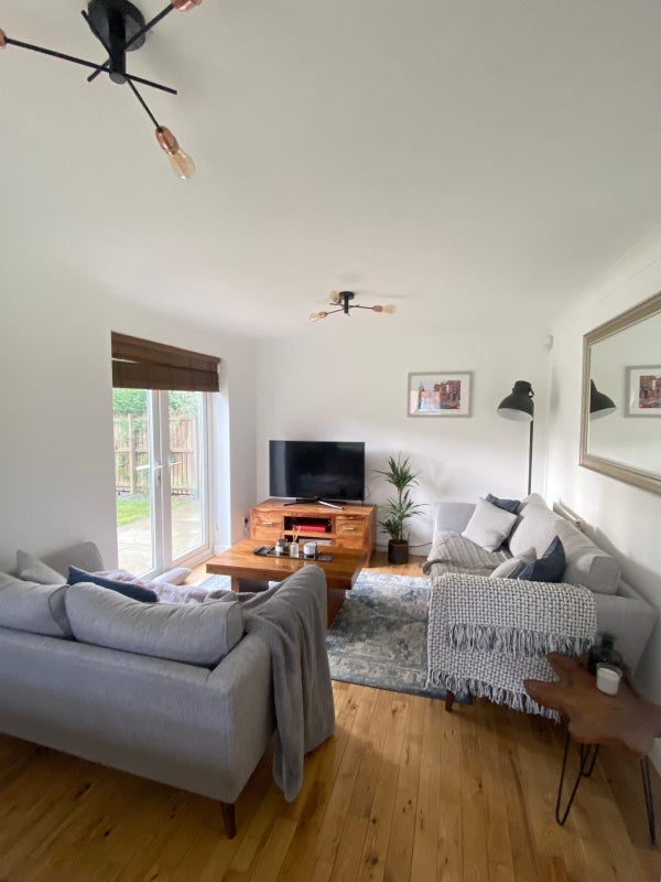Room Boothroyd Drive in Leeds