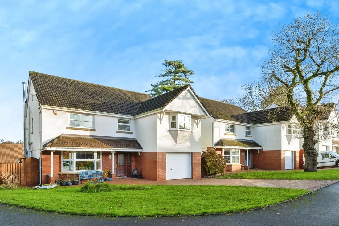 House The Mount in Gowerton
